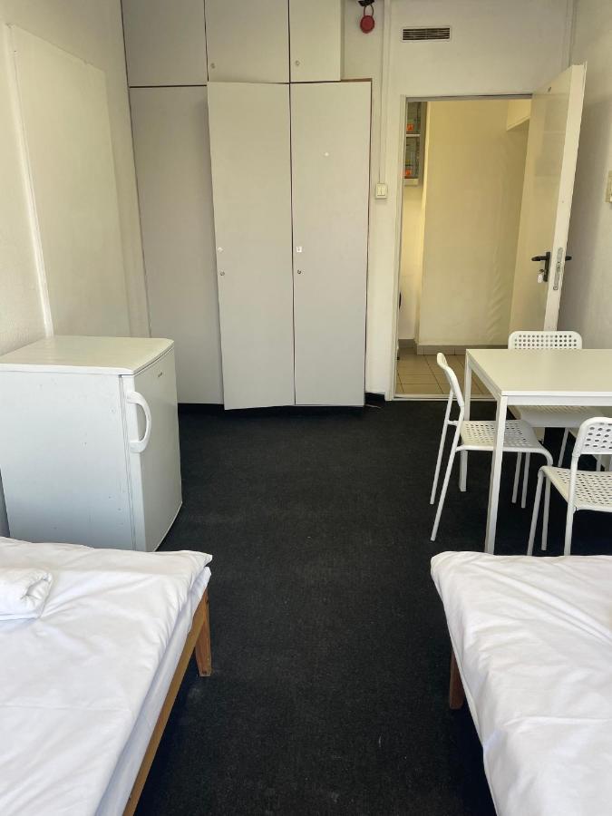 The College Group Hostel บูดาเปสต์ ภายนอก รูปภาพ