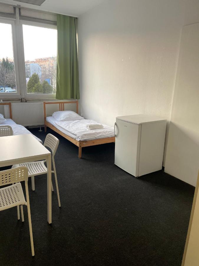 The College Group Hostel บูดาเปสต์ ภายนอก รูปภาพ